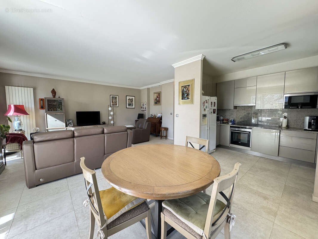 Appartement à SAINT-MAUR-DES-FOSSES
