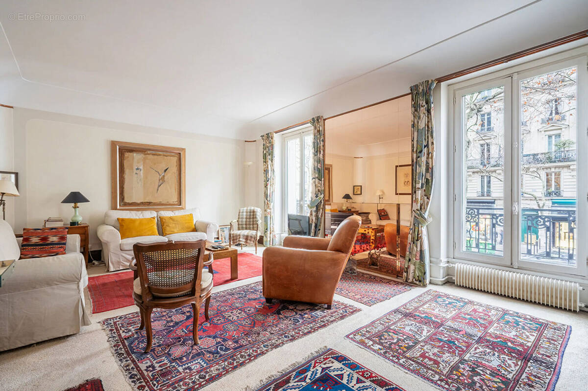 Appartement à PARIS-11E