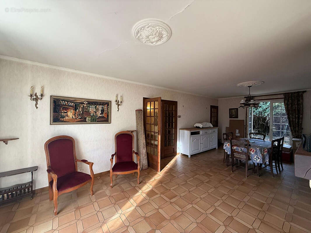 Maison à NEUILLY-SAINT-FRONT