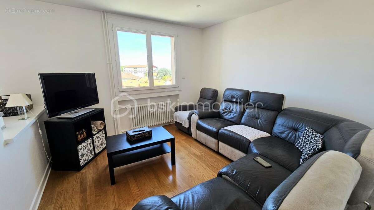 Appartement à LE COTEAU