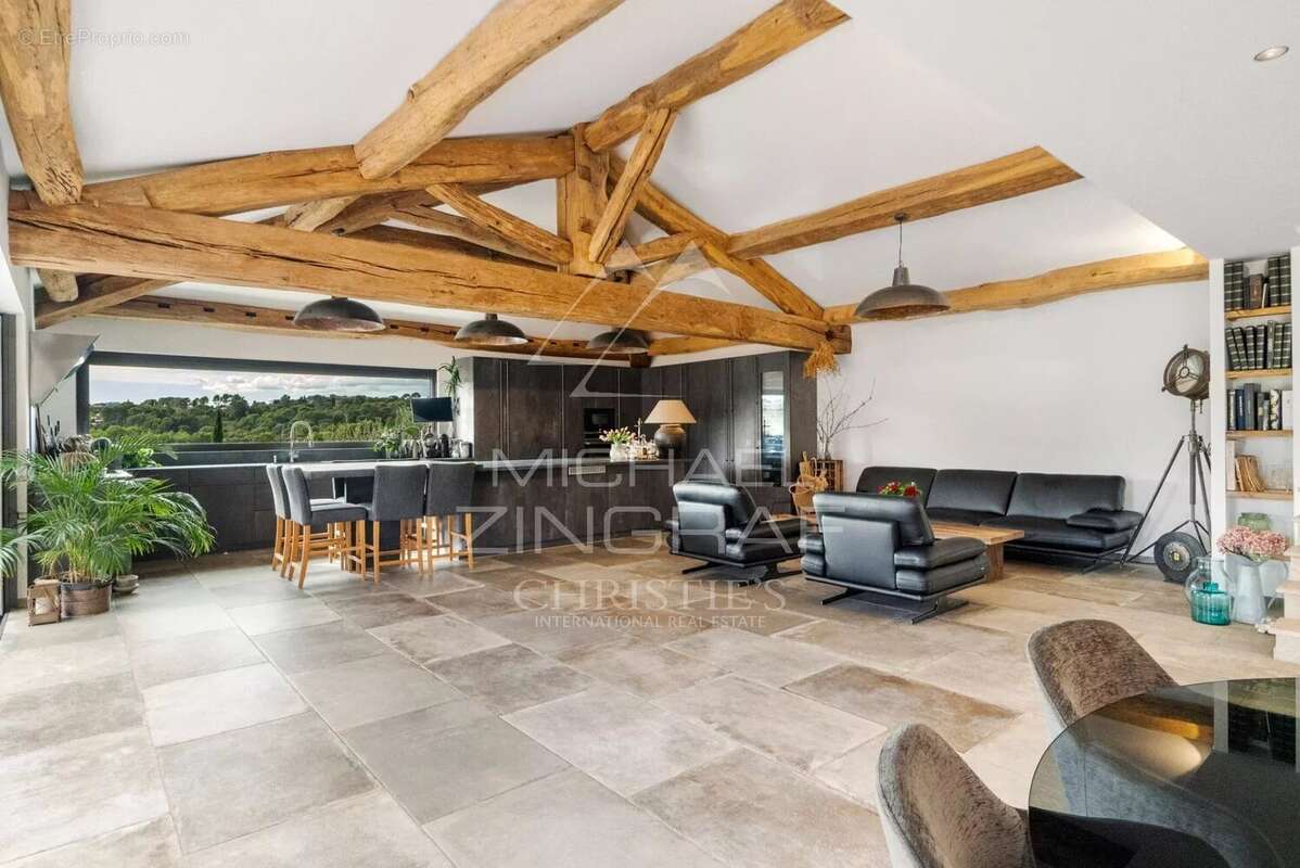 Maison à MOUGINS