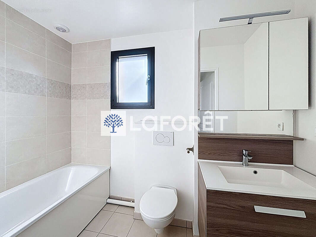 Maison à SAINT-NOM-LA-BRETECHE