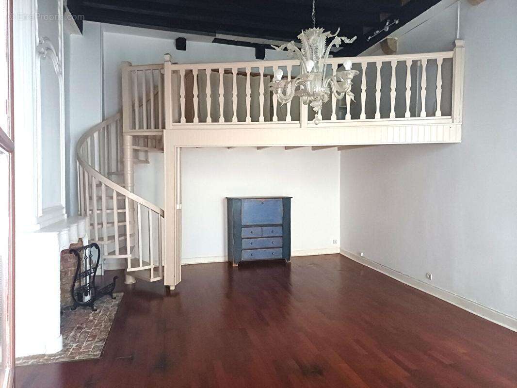 Perpignan centre - Appartement type loft de 2 pièces dans ancien couvent - photo 5