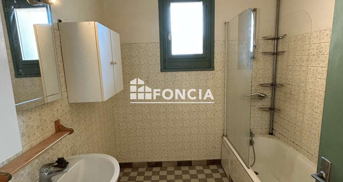 Maison à NEGREPELISSE