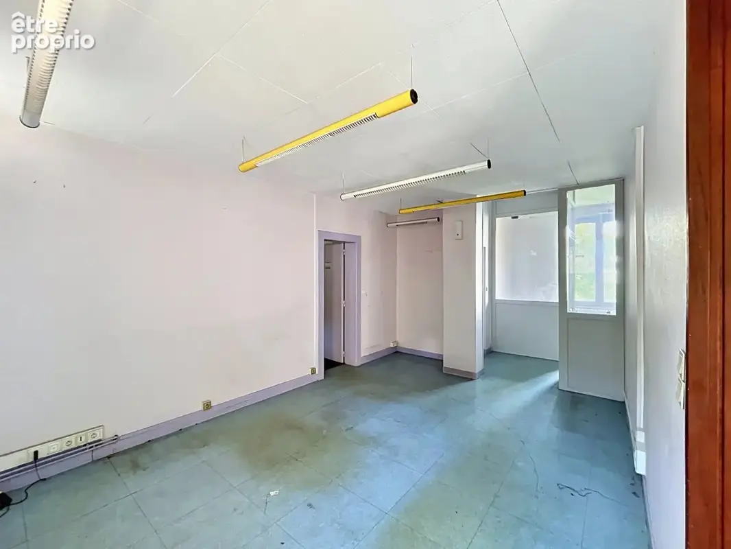 Vente Bureau-local Laon(02000) 165 000ï¿œ - photo 2