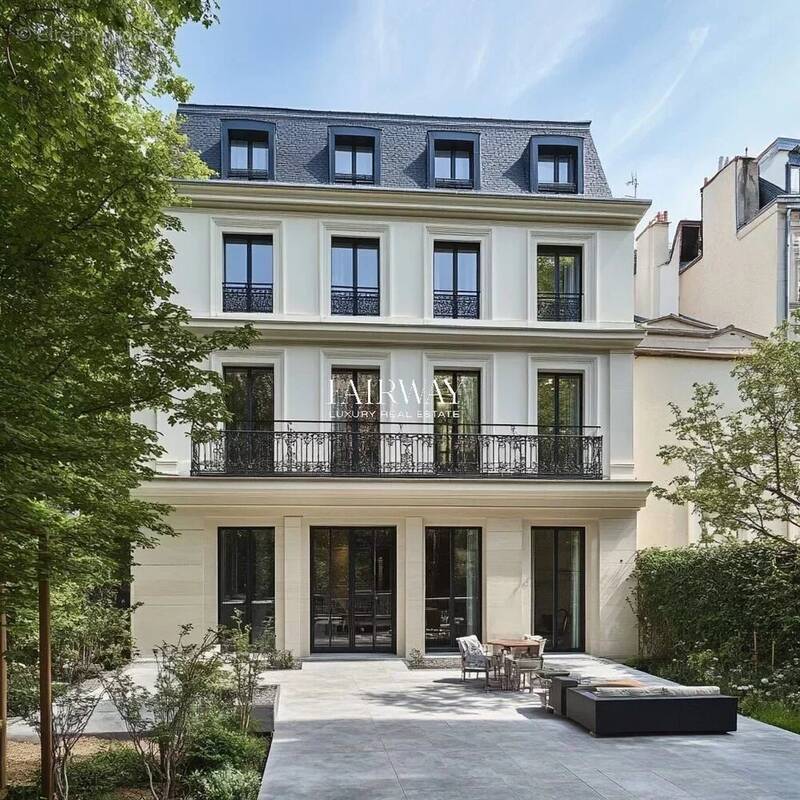 Maison à NEUILLY-SUR-SEINE
