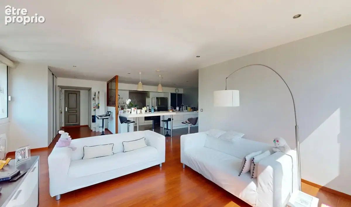 Bayonne   les arènes  grand t4 lumineux de 108 m2   usage habitation ou professionnel - photo 2
