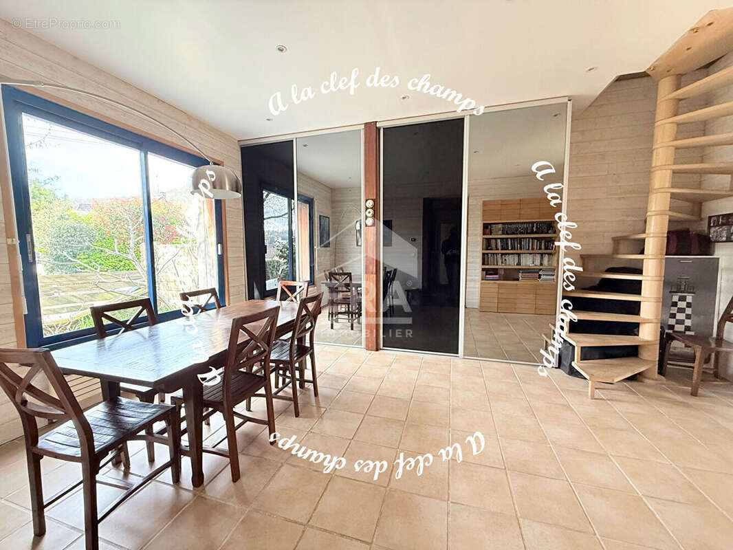 Maison à BURES-SUR-YVETTE