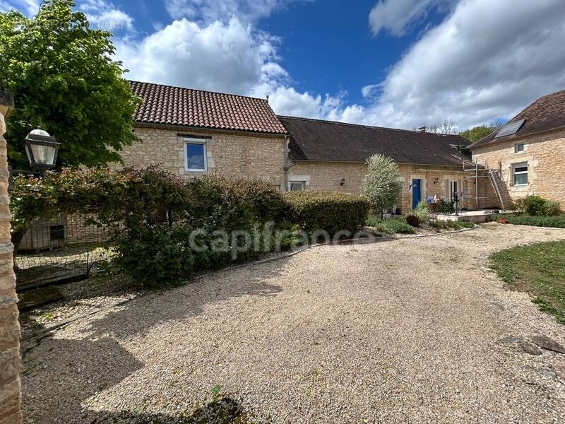 Maison à COULAURES