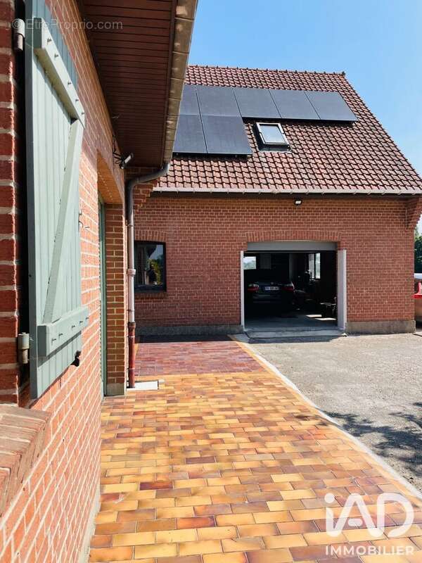 Maison 245 m² à Hazebrouck  - photo 2