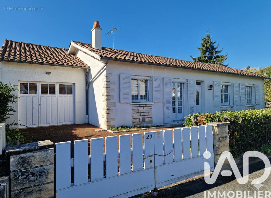 Photo 1 - Maison à POITIERS