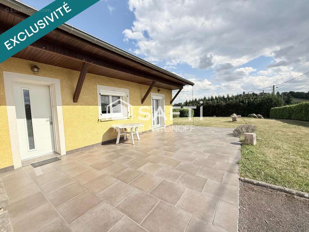 Photo 2 - Maison à COMBRE