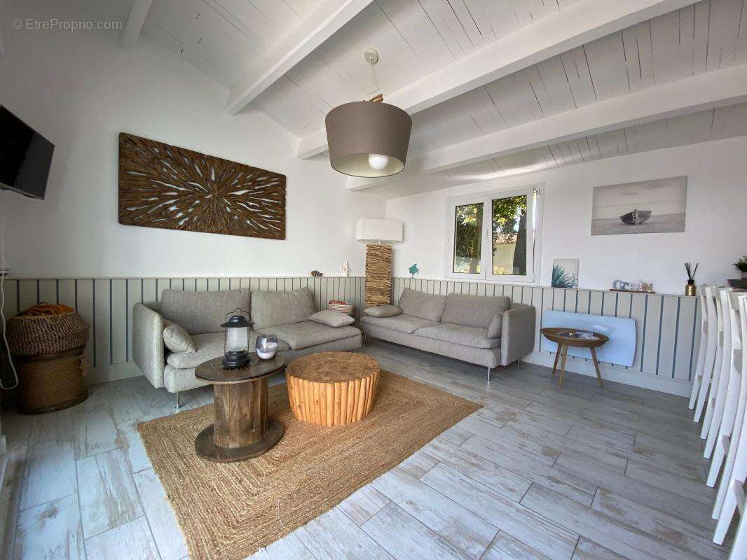 Maison à LES MATHES