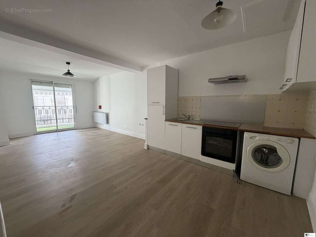 Appartement à CAZERES