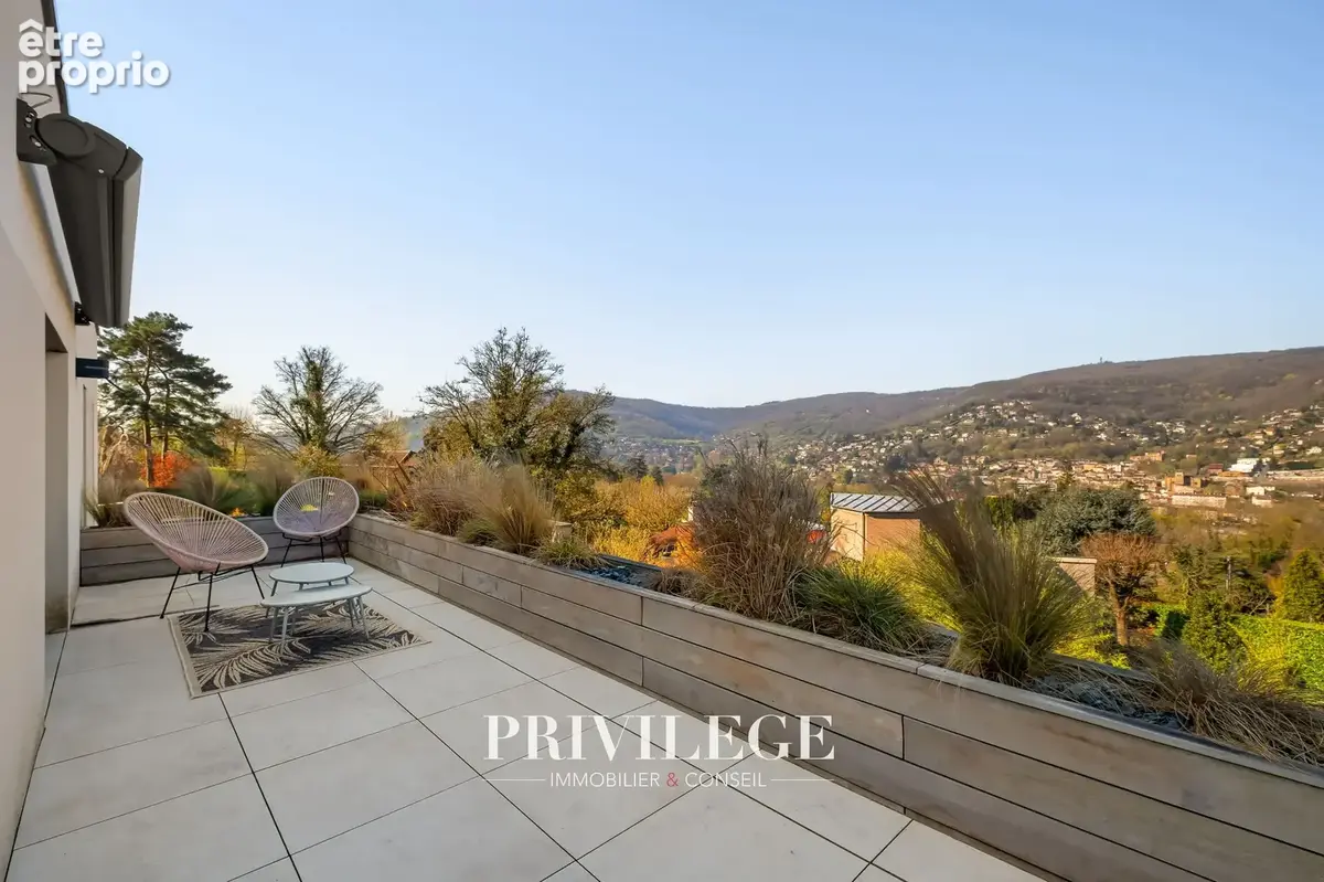 Maison d'architecte de 242 m2 avec vue et piscine - photo 16