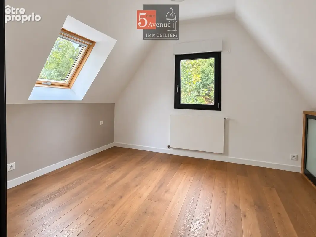 Maison située dans le domaine du lys de 245m2 3000m2 de terrain - photo 16