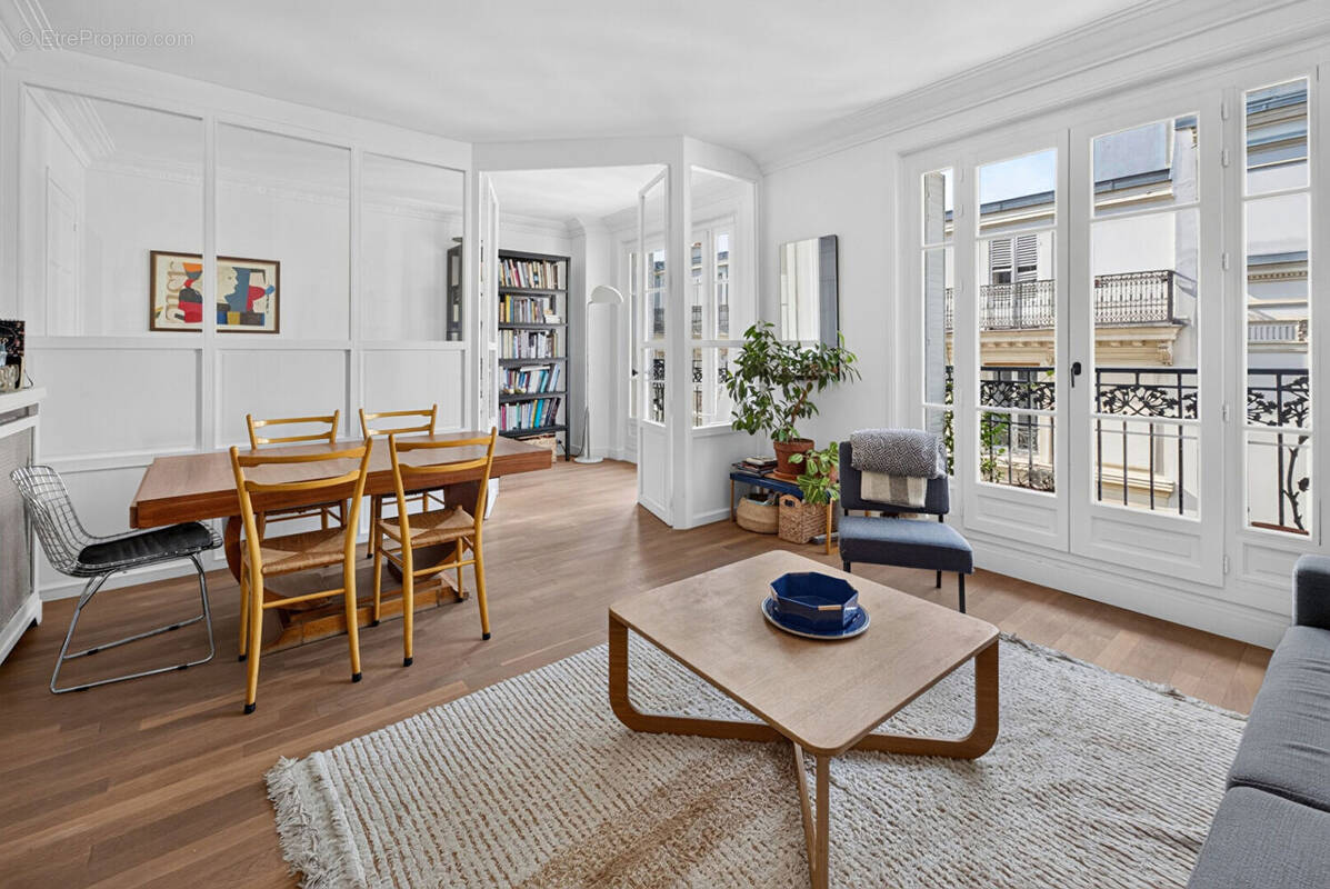 Appartement à PARIS-18E