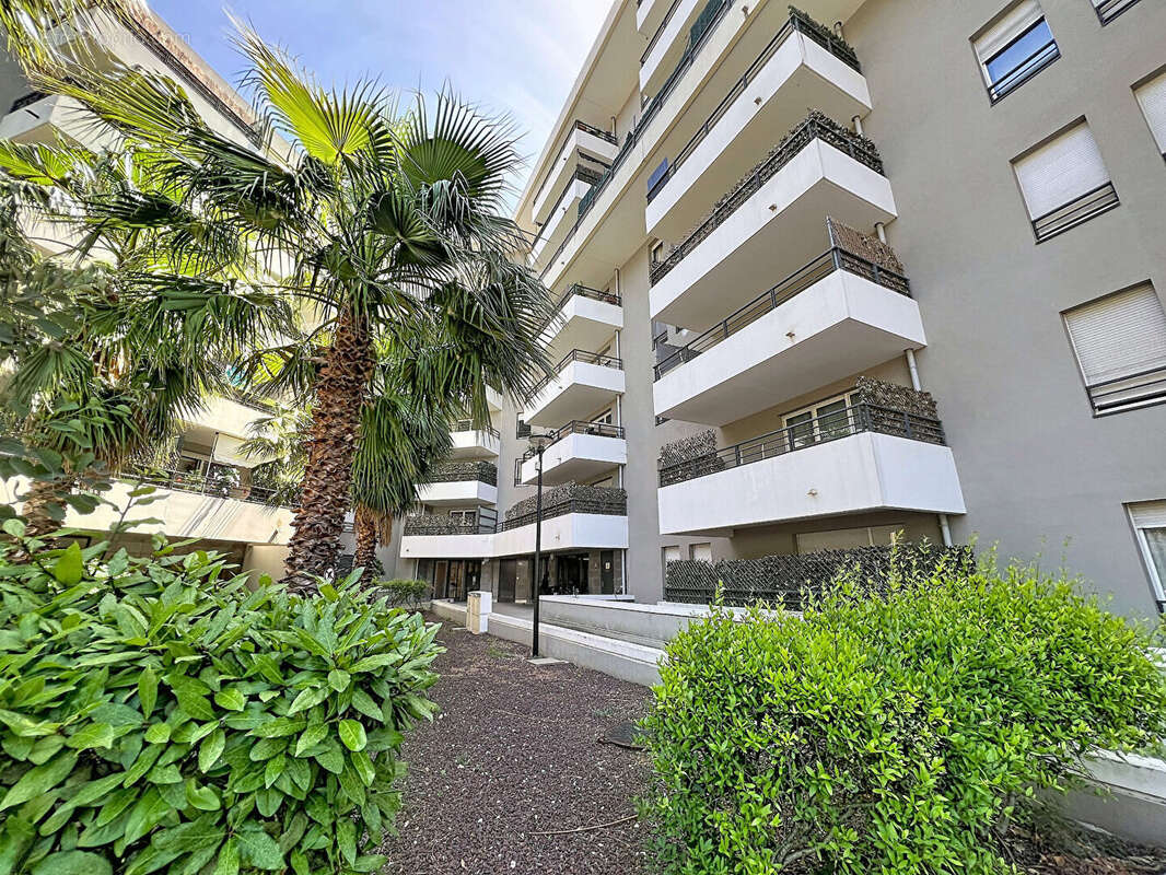Dpe a - t3 dernier étage - double box de 39m² - photo 13