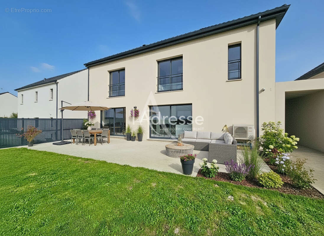 Maison à BAILLY-ROMAINVILLIERS