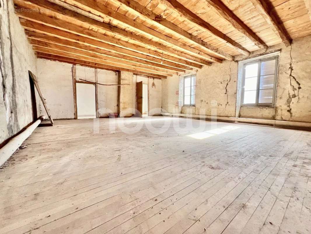 Maison à AIGUEPERSE