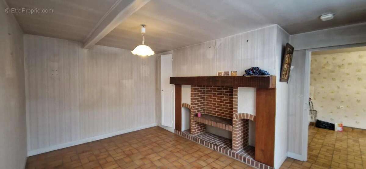 Maison à FEUQUIERES