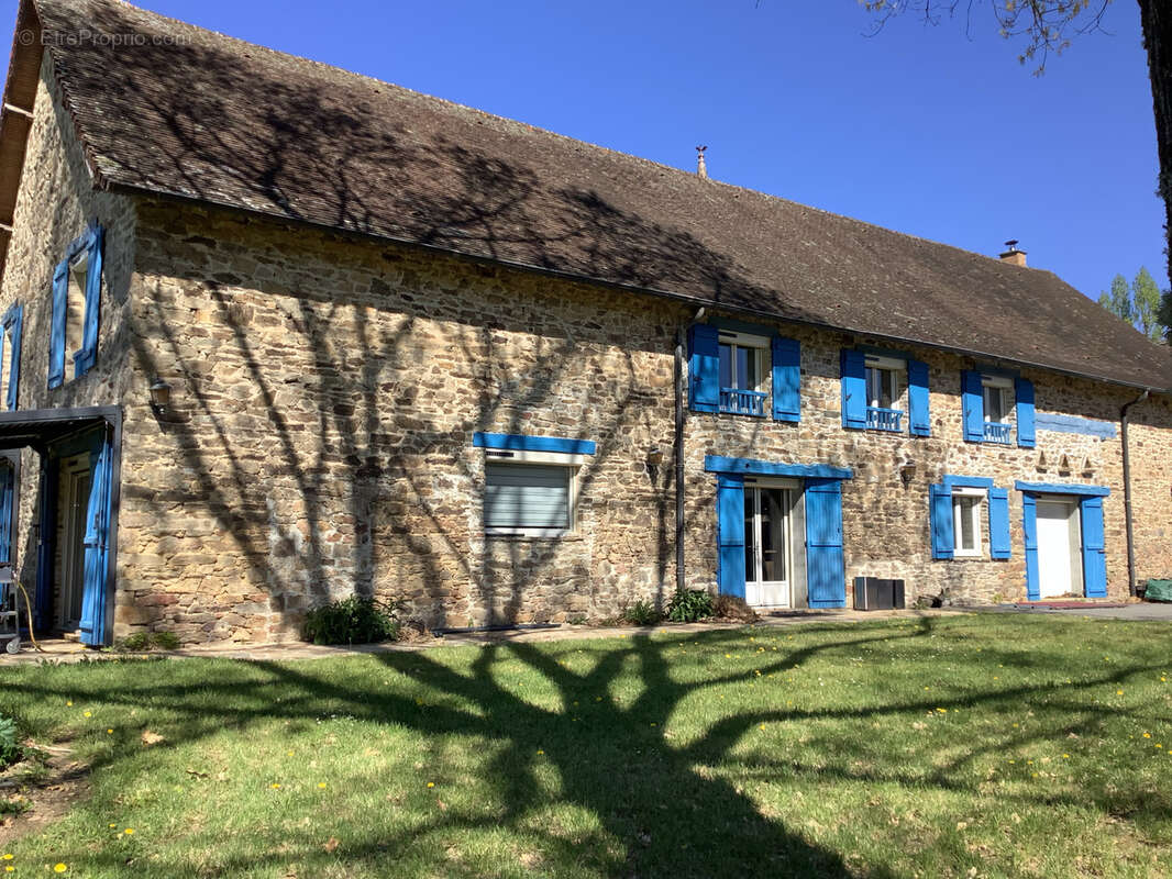 Maison à MAGNAC-BOURG