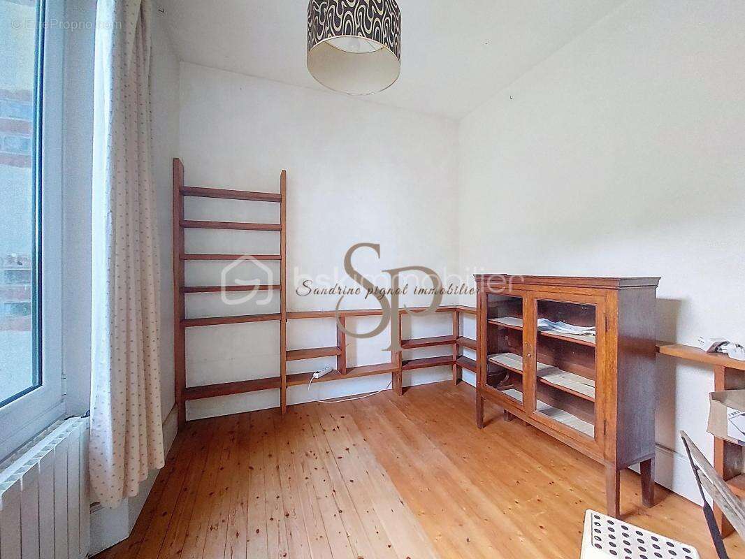 Maison à LORREZ-LE-BOCAGE-PREAUX