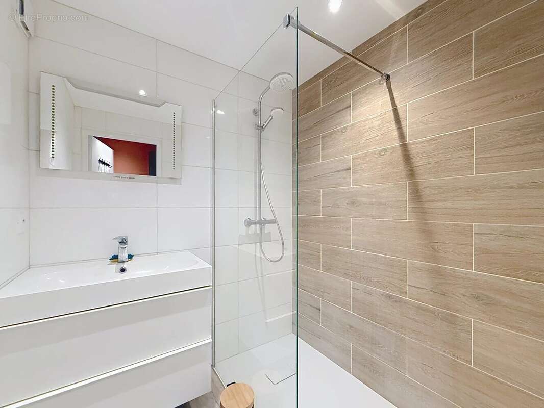 Vaste maison contemporaine dans un cadre verdoyant - photo 27