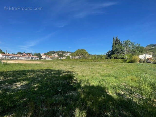Terrain à SAINT-PRIVAT-DES-VIEUX