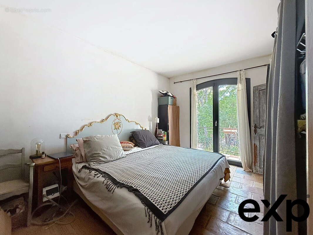 Maison à ROQUEBRUNE-SUR-ARGENS