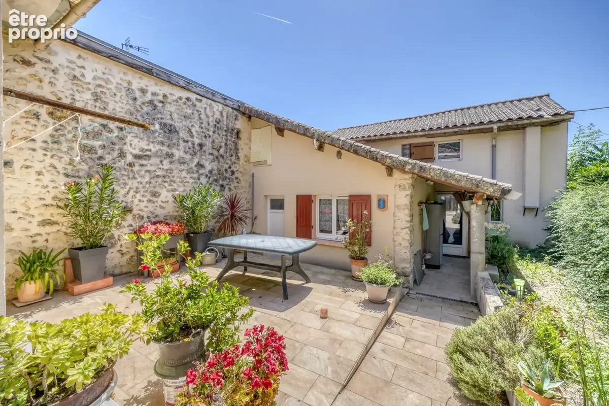 Maison à MONTGUYON