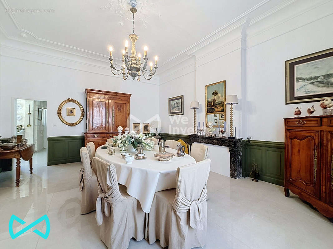 Maison 264 m² à Mudaison  - photo 6