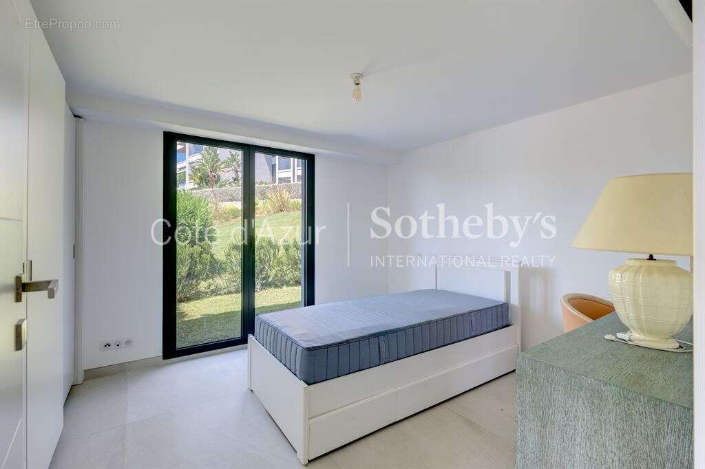 Appartement à VALLAURIS