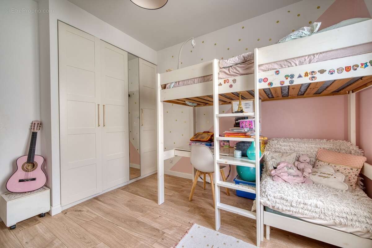 Maison à vendre 4 chambres - 1 bureau - 6 pièces ECHILLAIS (17) - photo 24