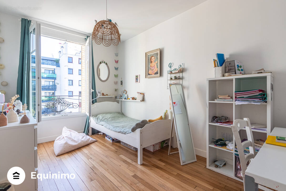 Appartement à PARIS-17E