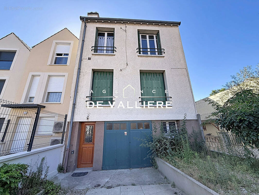 Appartement à NANTERRE