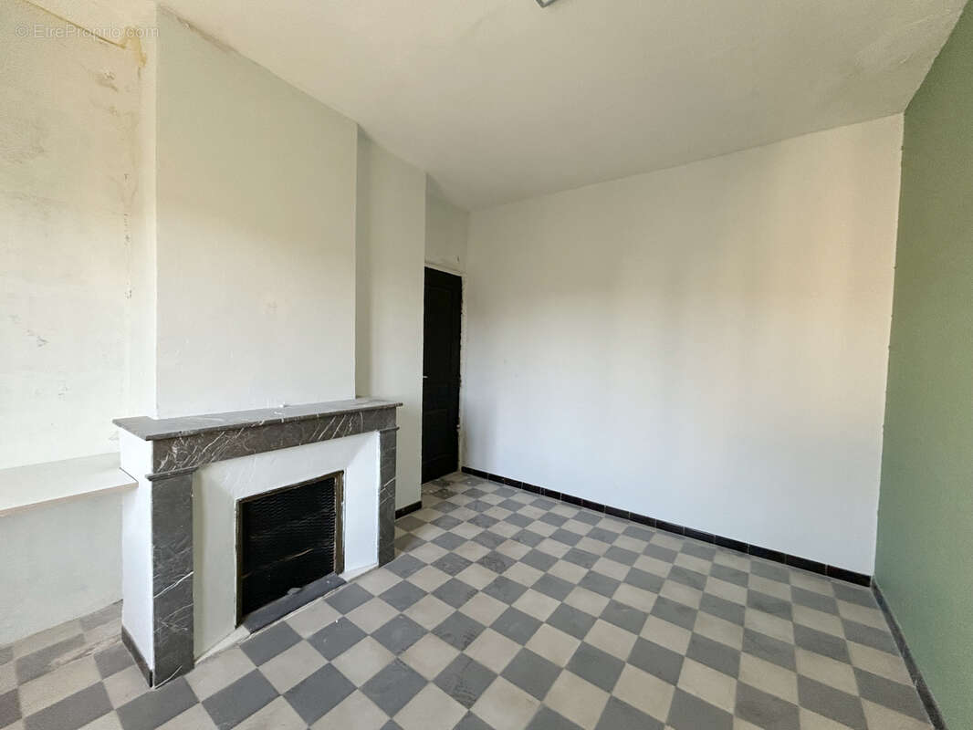 Maison à LEZIGNAN-CORBIERES