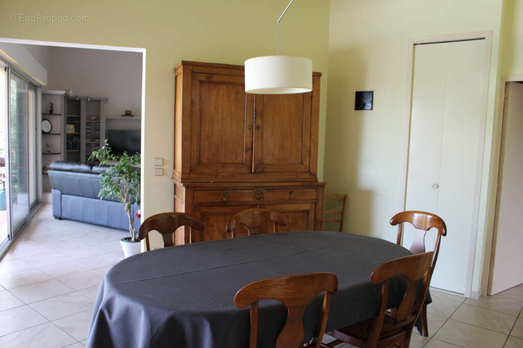 Maison à ROUSSILLON