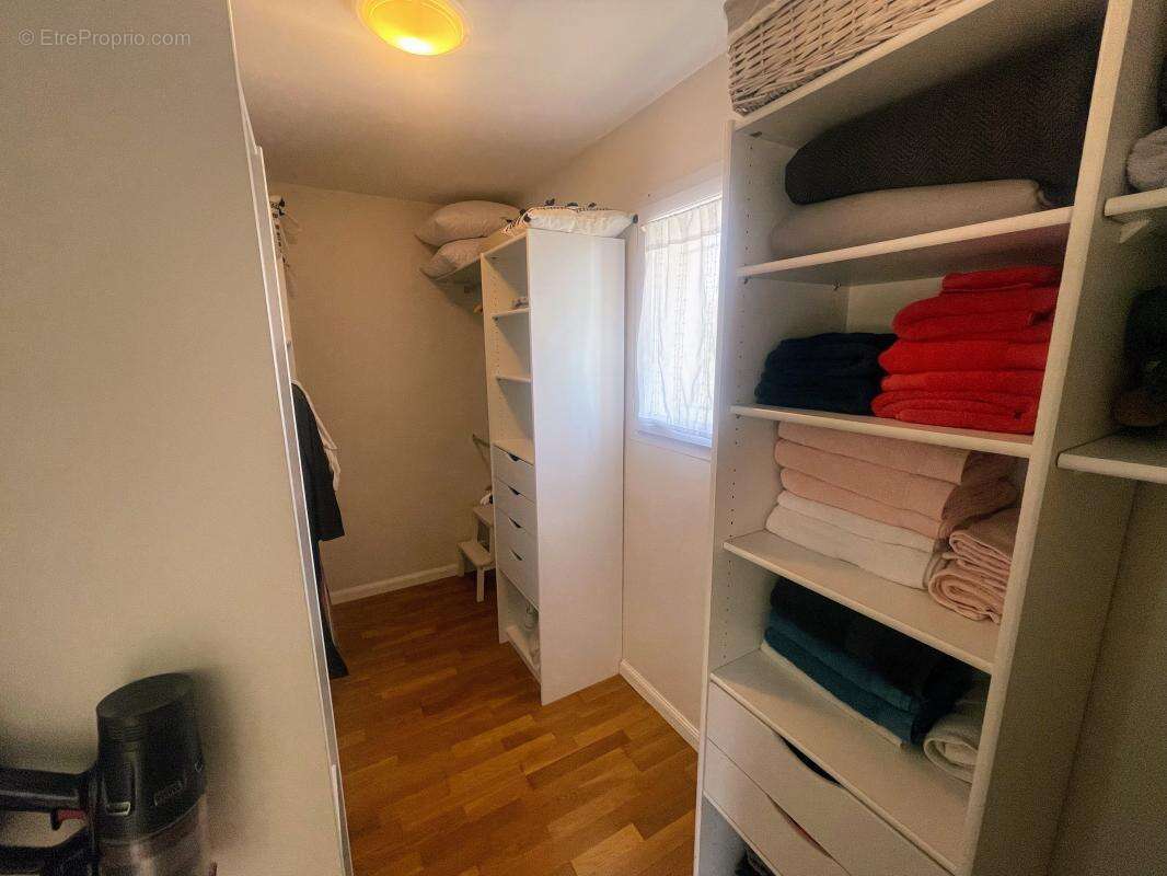Maison 233 m² à Rognes  - photo 26