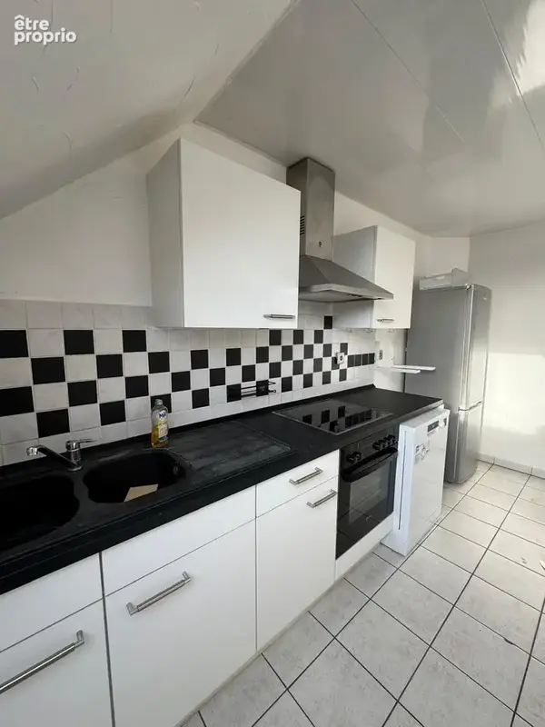 À vendre   Appartement 3 pièces de 74 m2 avec terrasse, garage et parkings - photo 13
