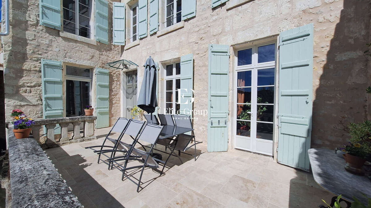 Maison à CHATEAUNEUF-SUR-CHARENTE