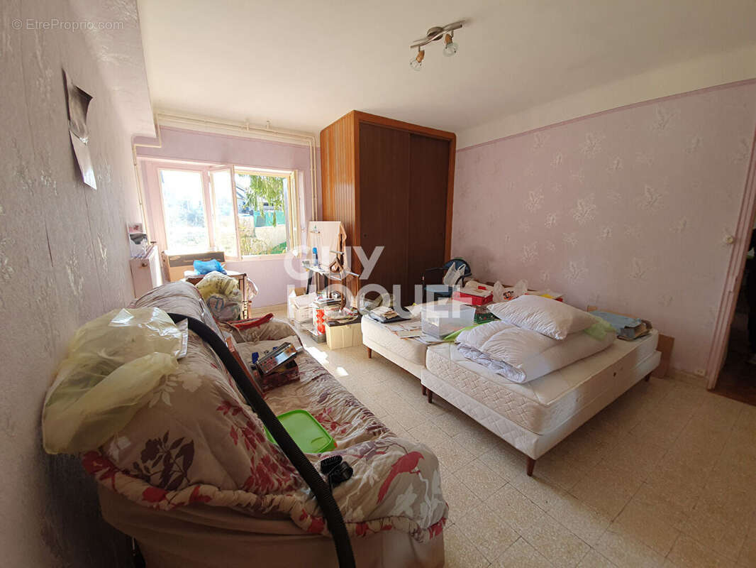 Maison à MONT-SAINT-SULPICE