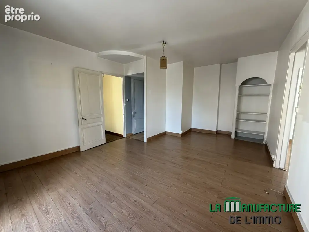 Appartement F3 - 72,58M2 - 2 Caves - Garage - Saint-Etienne/ Bergson - La Terrasse - photo 2