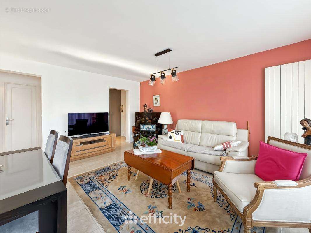 Appartement à SAINT-MAUR-DES-FOSSES
