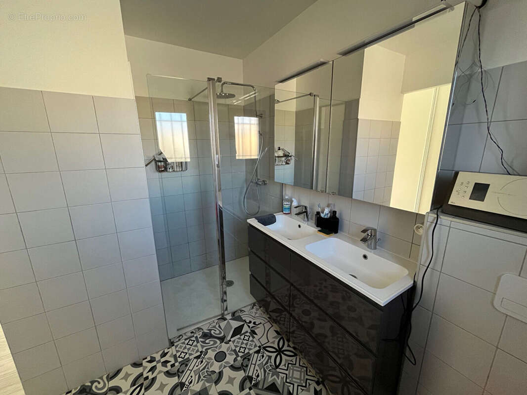 Villa contemporaine récente avec Piscine et vue - photo 12