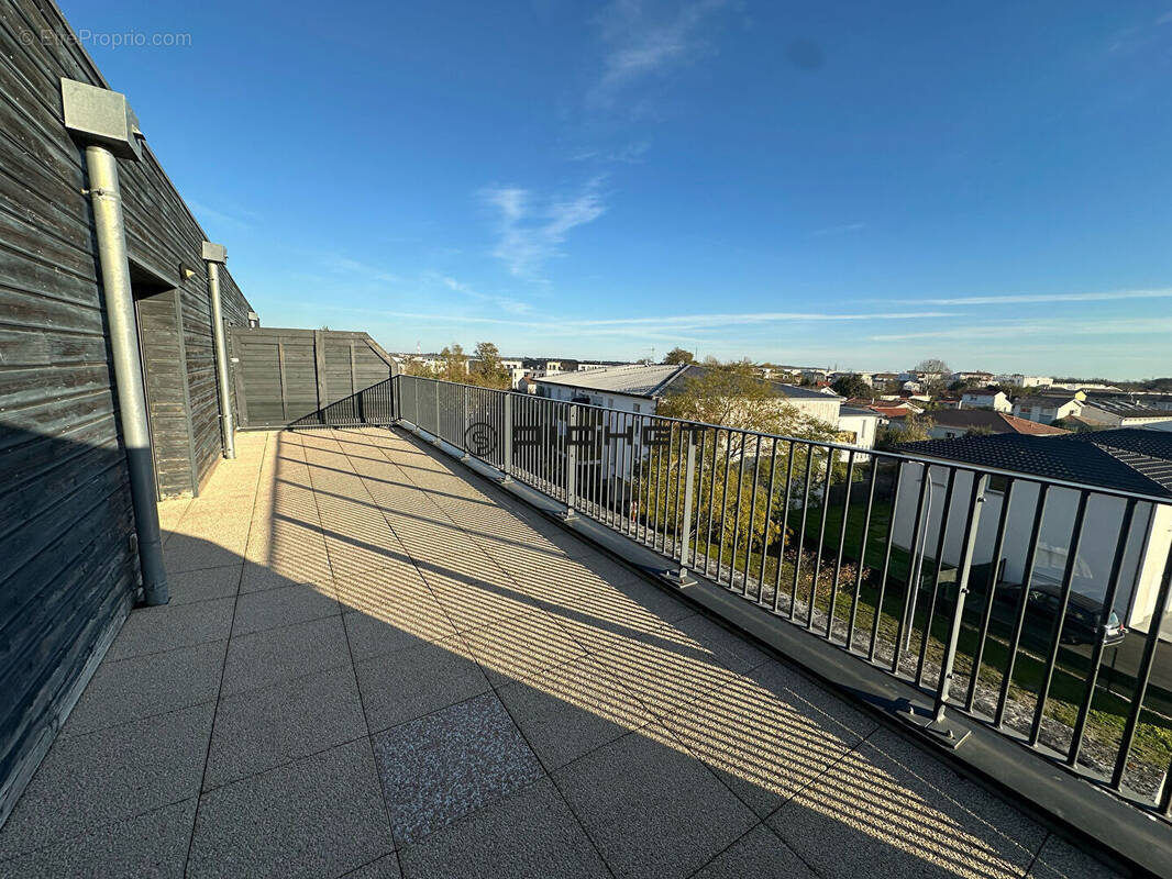 Appartement à VILLENAVE-D&#039;ORNON