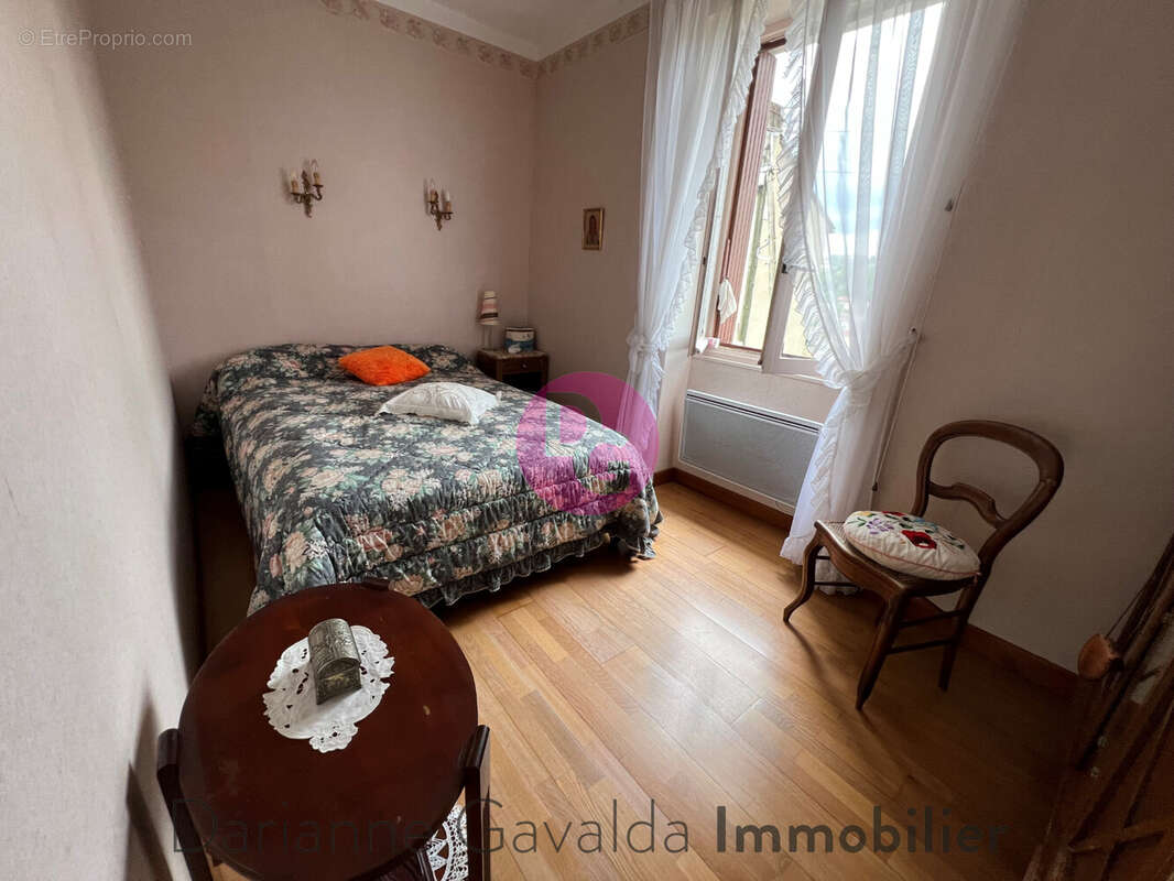 Maison à DECAZEVILLE