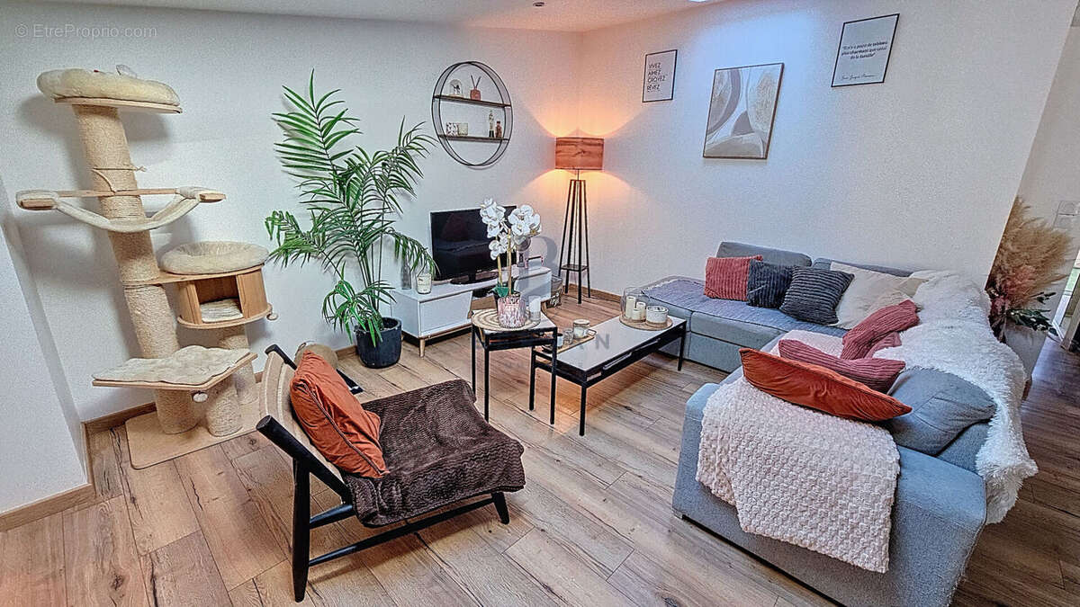 ** vendu par votre agence bersan immobilier**  villa avec piscine quartier tour de mare fréjus, rénovée avec goût - photo 11