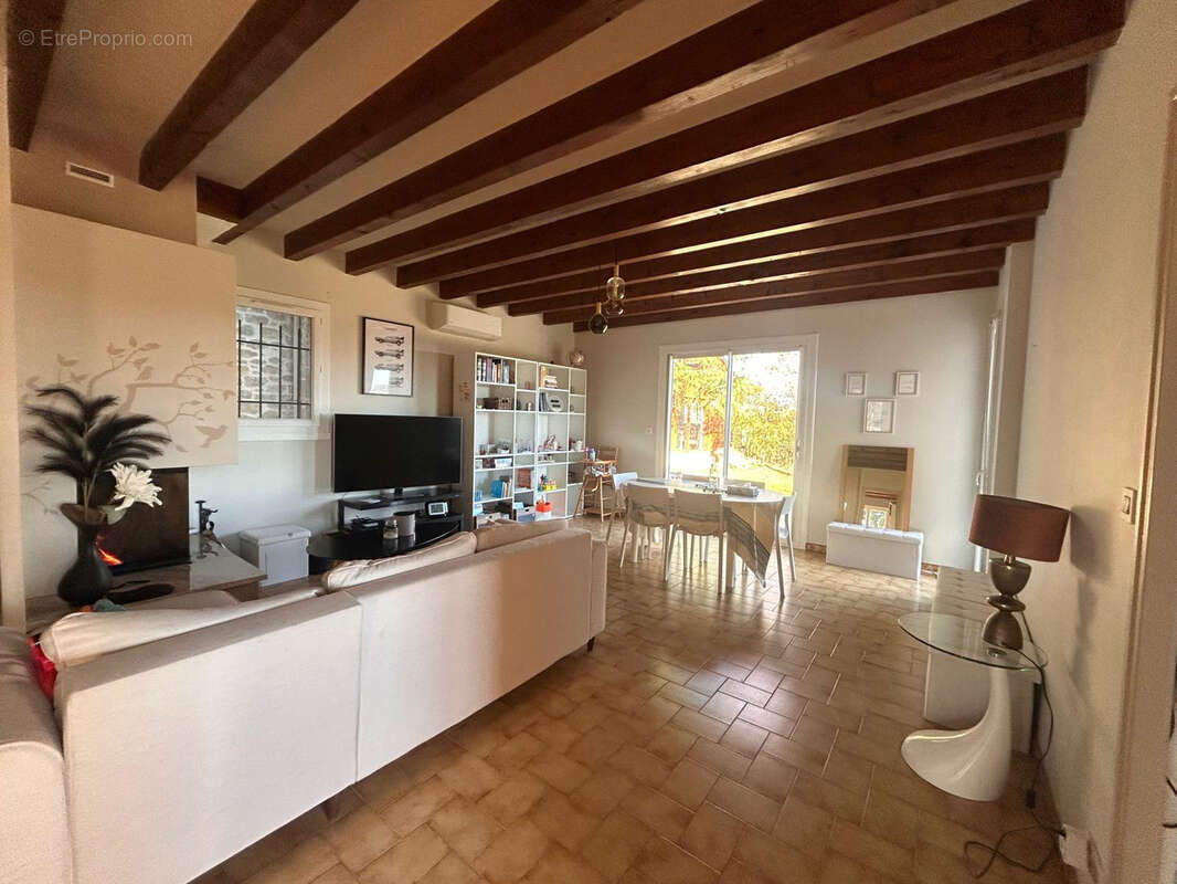 Maison à COLOMBIER-LE-CARDINAL