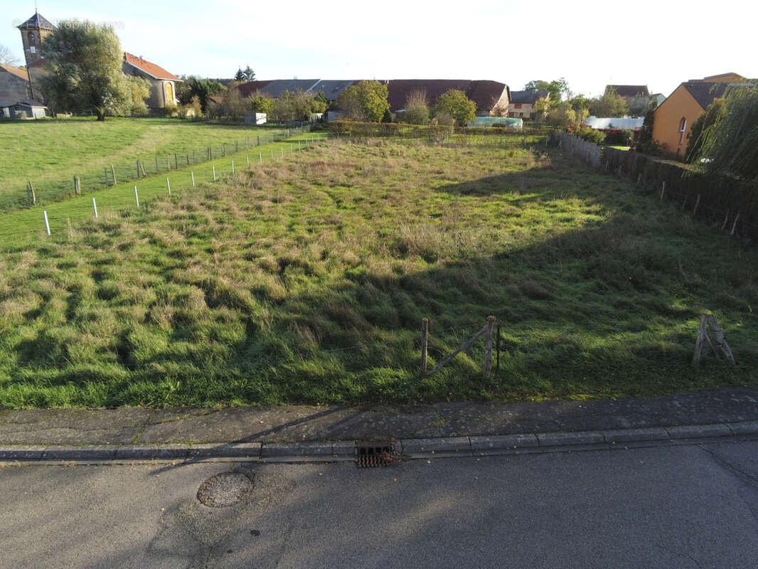 Terrain à VILLERS